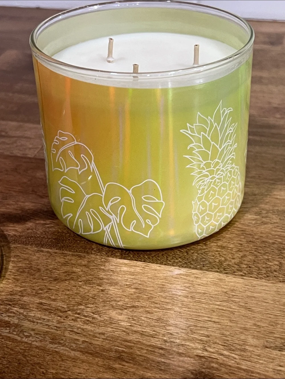 Bath & Body Works Tropical Island Colada Candle - Picture 3 of 3
